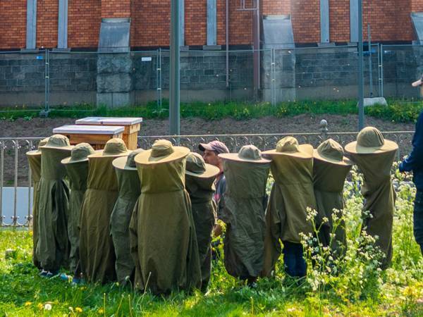 園児たちを写した１枚に反響　「こんなん可愛すぎるやろ」「ミニオンみたい」そのワケとは？