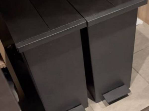 ケユカで発見！　ペダル式の開閉ふたとキャスター付きで移動楽ちんなアイテム