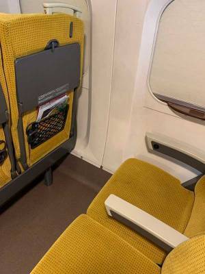 「こんな夫婦は少ないと思う」　新幹線の座席で食事をする写真の真相に「ウソでしょ？」