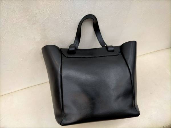 外出時の荷物を減らしたい　無印公式が教える便利アイテムが「参考になる！」