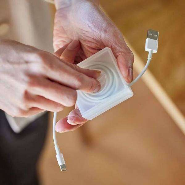 外出時の荷物を減らしたい　無印公式が教える便利アイテムが「参考になる！」