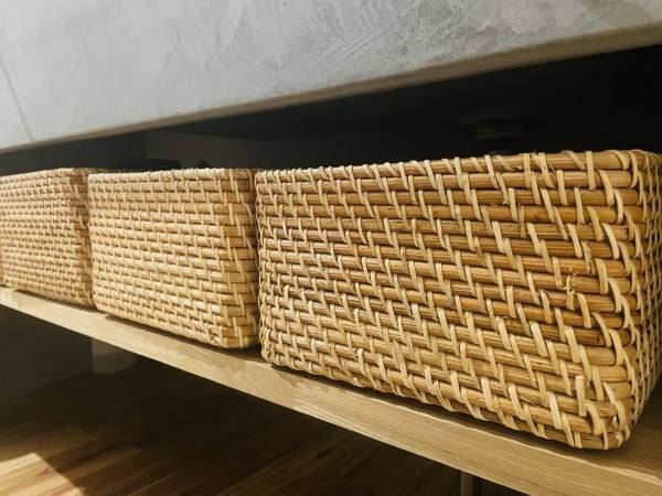 直置きしていた無印『ラタンボックス』　より快適に使う方法に「ナイス」「目から鱗」