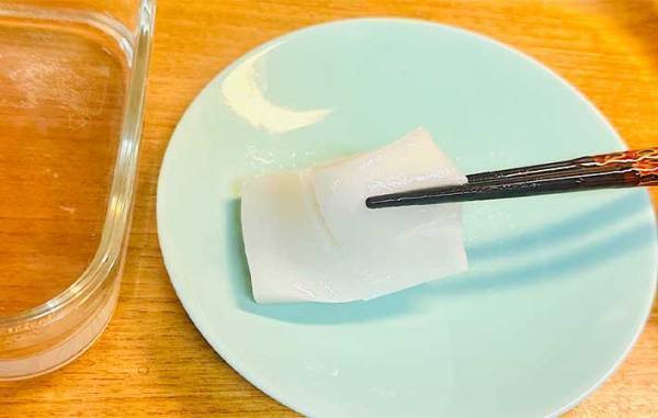 「簡単なのにおいしすぎ！」　レンチンでつきたての『プリプリ餅』を作る方法