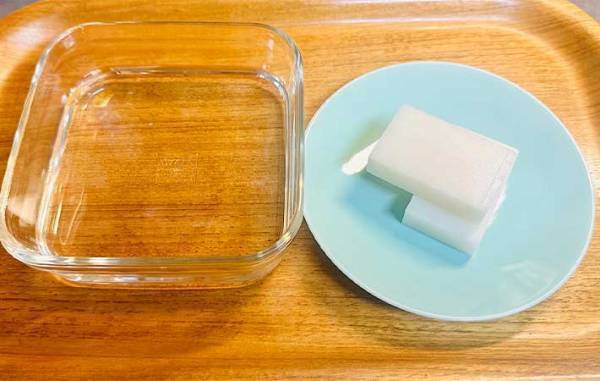 「簡単なのにおいしすぎ！」　レンチンでつきたての『プリプリ餅』を作る方法