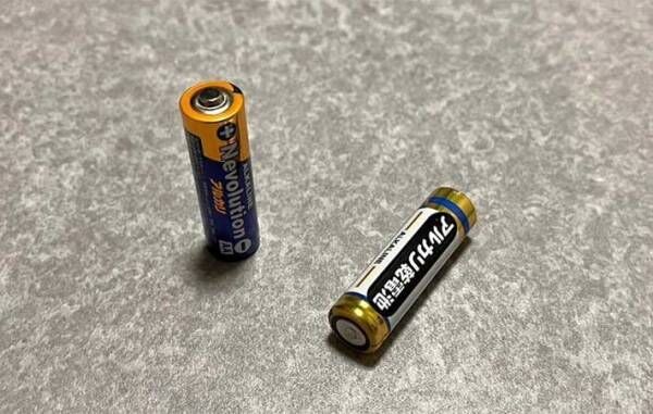 「どれが新品？」「古いのと混ざった…」　すぐできる乾電池の『残量チェック方法』が楽チンすぎ！