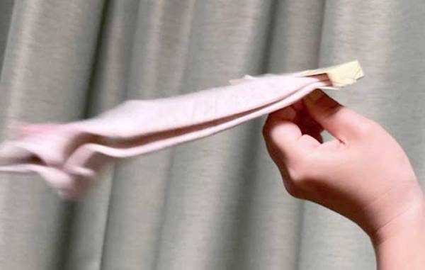 ハサミを一切使わずに『靴下のタグピンを取る方法』　「一瞬の出来事」「ダメージもない！」