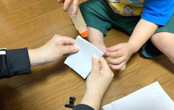 使い道のないチラシの活用法に「ガシガシ使える」「ずっとやる！」