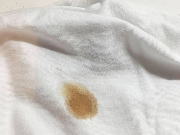 服に付いたシミに『アレ』を混ぜたら１分で？　「すごっ！」「一生覚えとく」