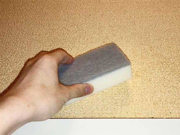 壁に染み付いたタバコの黄ばみを白くする方法に「早くやればよかった！」