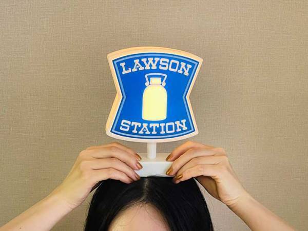 ネットで大バズり！　ローソンの看板『そのまんま』グッズを、実際に使ってみた