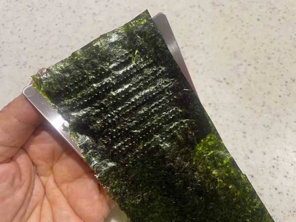 のり弁の海苔が「うまくちぎれない！」　簡単に解決する裏技に「思いつかなかった」「これは嬉しい」