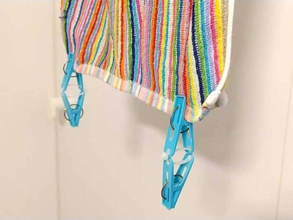 雨の日に部屋干しのスペースがない…　『アレ』を挟むだけで？　「助かった」「これはナイス」