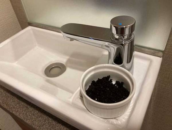 コーヒー豆の搾りカスが『あるもの』に変身！　意外な活用法に「捨てる前のひと仕事！」