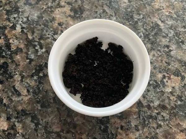 コーヒー豆の搾りカスが『あるもの』に変身！　意外な活用法に「捨てる前のひと仕事！」