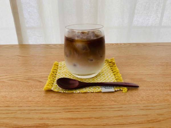 おうちでカフェ気分！『２層のカフェオレ』の作り方　コツは〇〇を先に入れる？