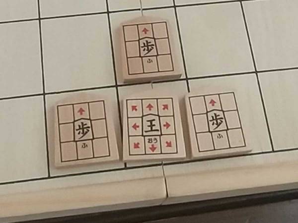 勝ち筋を探せ！　気が付けば秒で終われる、子供との将棋が話題に