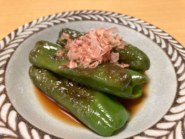 「今日のもう一品が決まった」　ツヤツヤの見た目がたまらない、ピーマンの焼きびたし
