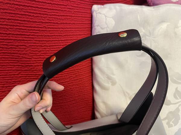 肩からずり落ちてくるエコバッグ　１００均に『お役立ちアイテム』があった！