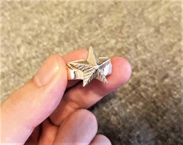 浸けて拭くだけ！　黒ずみを放置したアクセサリーの『簡単なクリーニング方法』