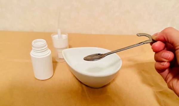 夏場にぶんぶん飛び回るコバエ　さわやかに撃退する方法に「効果てきめん」「全滅したかも」