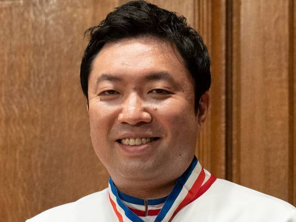 日本人シェフ・関谷健一朗がフランス料理最高峰の称号を授与される　日本人では初の快挙