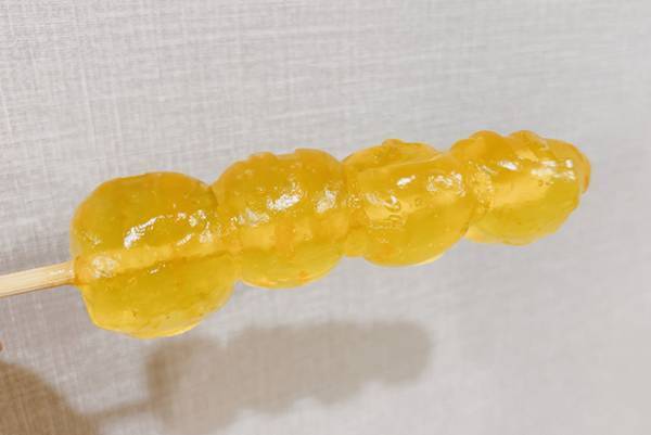 常温で売られていたわらびもち　冷蔵庫で冷やしてから食べてみると…？