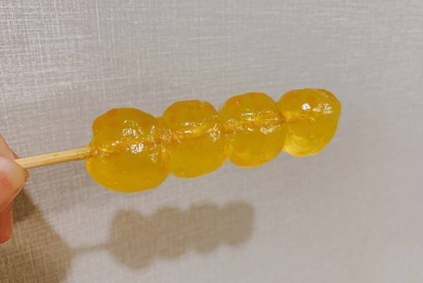 常温で売られていたわらびもち　冷蔵庫で冷やしてから食べてみると…？