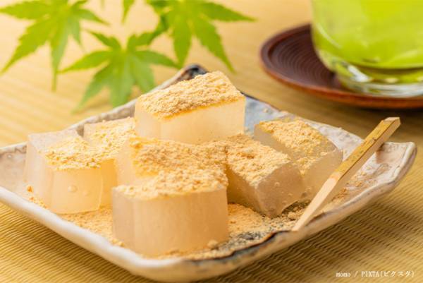 常温で売られていたわらびもち　冷蔵庫で冷やしてから食べてみると…？