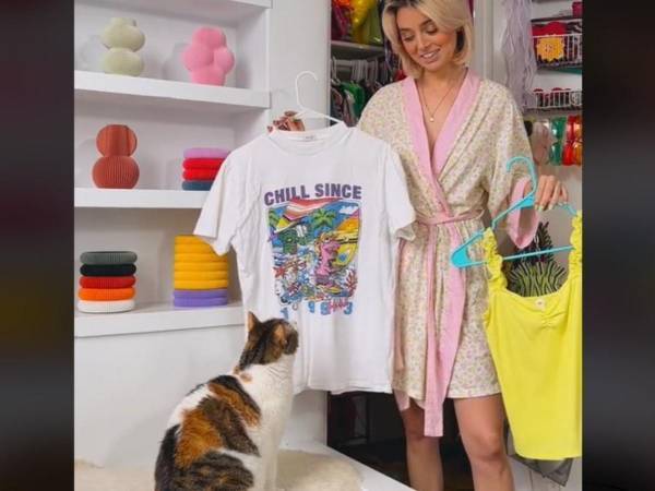 猫に洋服のコーディネートを任せたら…驚きの結果に！　「ファッショニスタだ」