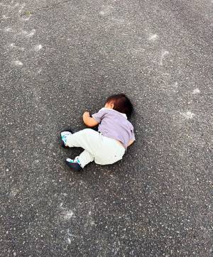 公園から帰りたがらない息子の様子が？　「かわいい」「伝わってるよ！」