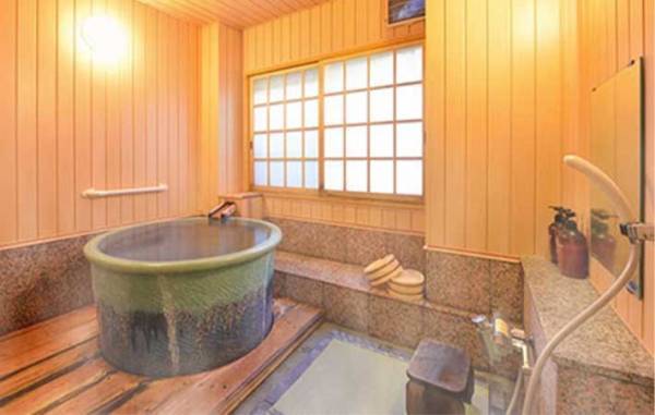 草津の町にたたずむ旅館　全国から客足が途絶えない『理由』とは？