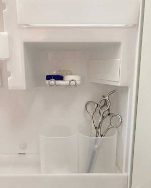 置き場に困るコンタクトケース　１００均収納アイディアに「これはすごい発見」