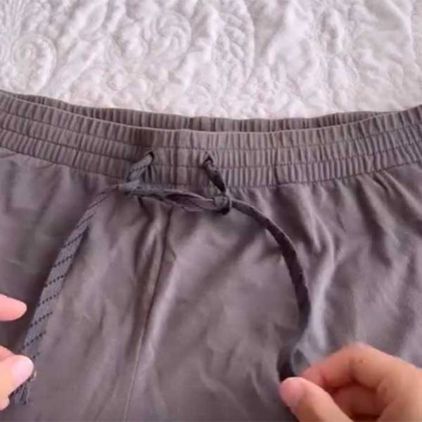 「トイレでほどくのが面倒」　ズボンの紐を『調整可能』にする結び方が画期的！