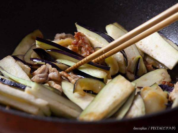 ミツカンの『アレ』をかけるだけで「箸が止まらない」　ナスと豚コマの激ウマ料理とは？