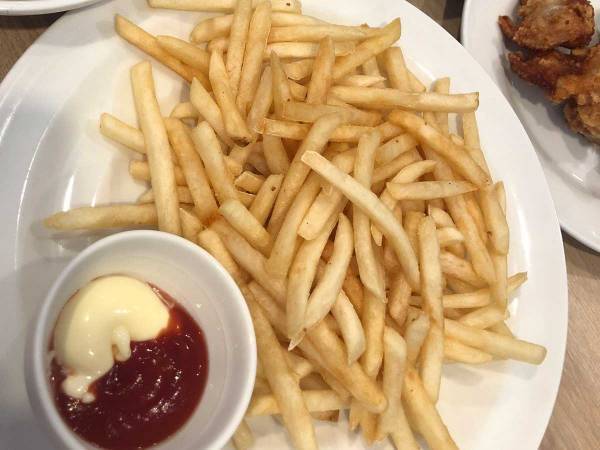 ガストでキッズメニューが最後に届いて？　母親の投稿に「感動した」「素敵な配慮」