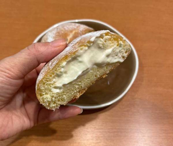 「ただものじゃない」「１３５円は安すぎん？」　ファミマの『生ドーナツ』にネットがざわつく　実際に食べてみた