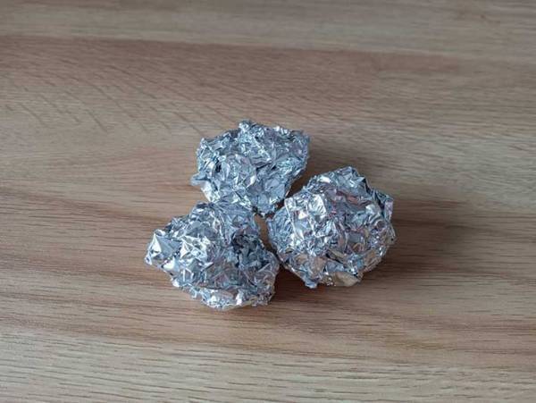 キッチンにある『アレ』を入れたら、排水溝のヌメリが軽減！？　「やってよかった」