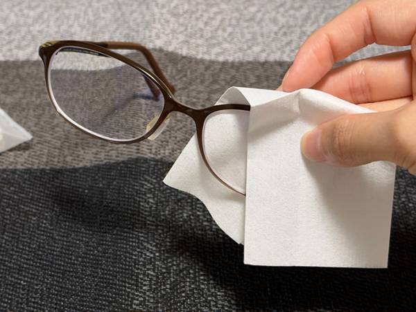 「８０円で手に入る幸せ」　無印良品の『メガネ拭き』に感動！