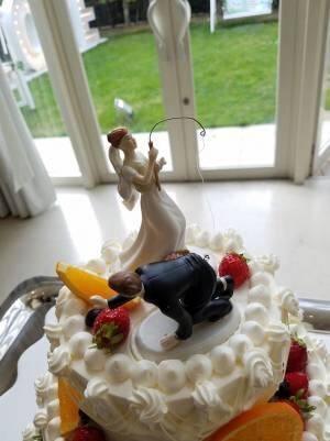 「最高だから見てほしい」　友人の結婚、ウェディングケーキのデザインがツボだった！