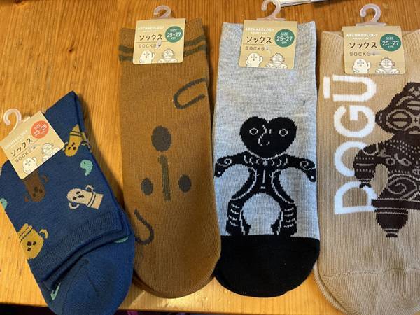 どうした１００均！　『圧の強い棚』に並んでいたブツが最高すぎた