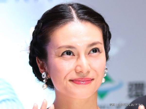 柴咲コウ、ヘアスタイルに注目集まる　イベント出席時の姿に「本物のお姫様みたい」の声も