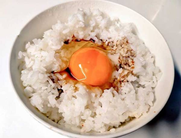 『卵かけご飯』がどうしても食べたいラトビア人　焼いてみたら？　「笑った」「気持ちは分かる」