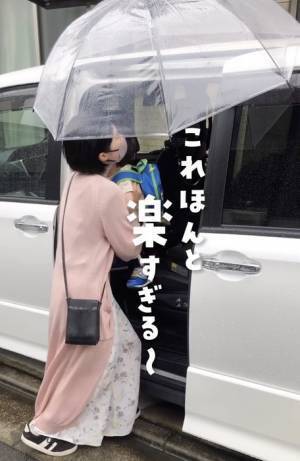 乗車時に濡れなくするには？　１００均の傘グッズに「ありそうでなかったやつ」「必需品」