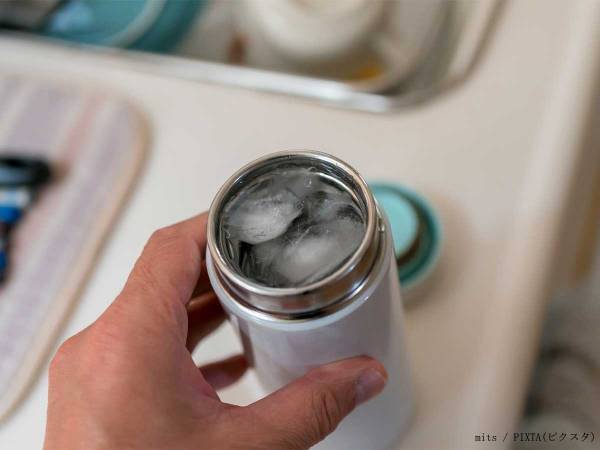 水筒に絶対入れないで　企業の『お願い』に「え、入れてた…」「知らなかった」