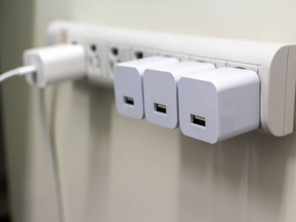 間違いやすいUSBの裏表　納得の解決策に「なるほど」「その手があったか」