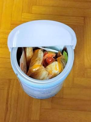 使い終わった粉ミルク缶の意外な活用法に「その手があったか！」　密閉性を活かして…？