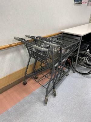 ここはスーパーマーケットか？　病院で見かけた物に「めちゃ便利」「広まってほしい」