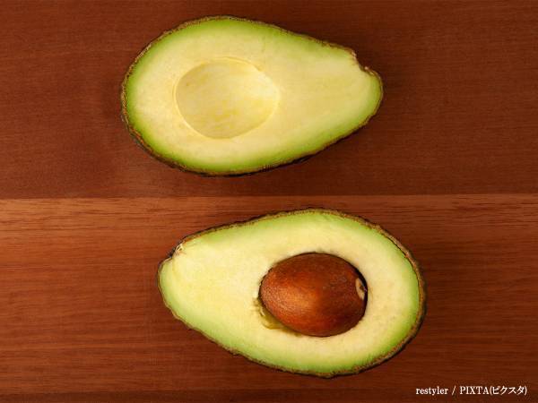 切ったアボカドを長持ちさせるには？　アイリスオーヤマの投稿に「知らなかった…」「覚えておきます」