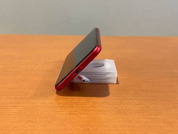 「もっと早く知りたかった…」　ごちゃごちゃになりがちなケーブルをスッキリ収納する方法！