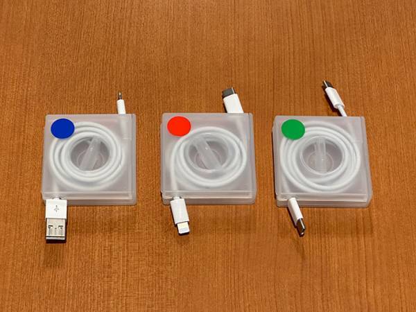 「もっと早く知りたかった…」　ごちゃごちゃになりがちなケーブルをスッキリ収納する方法！